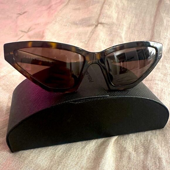 PRADA Tortoise Sunglasses - Picture 1 of 7